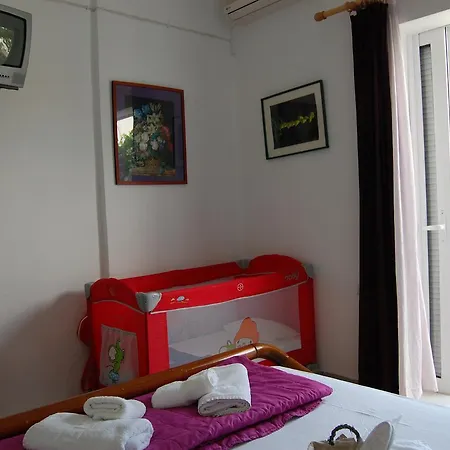 Xariklia Apartment *