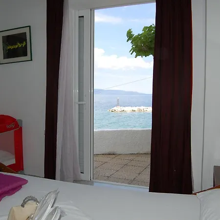 Xariklia Apartment *