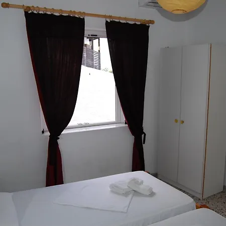 Xariklia Apartment *